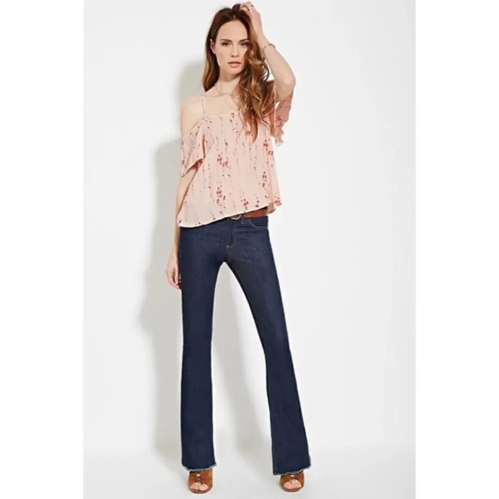 ✨Contemporary Floral Crepe Top✨